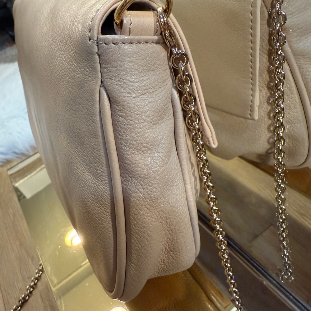 Fendi Beige Crossbody Bag with Gold Chain - Picture 8 of 17